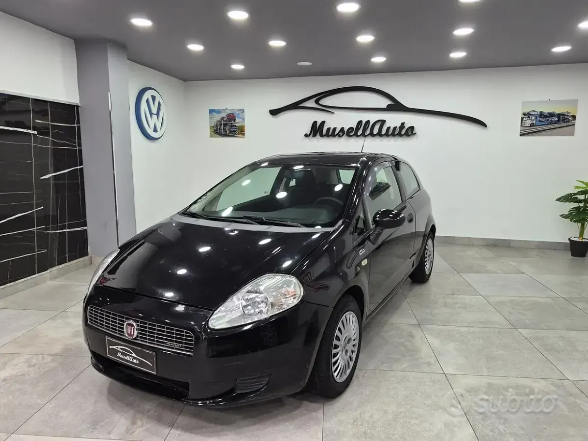 Usata Fiat Grande Punto Dynamic 75 CV (55 kW) 2007 Nero Utilitaria