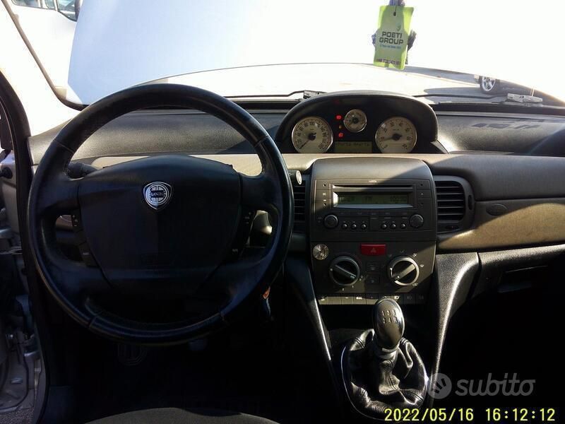 Usata Lancia Ypsilon 80 CV (58 kW) 2006 Grigio Utilitaria