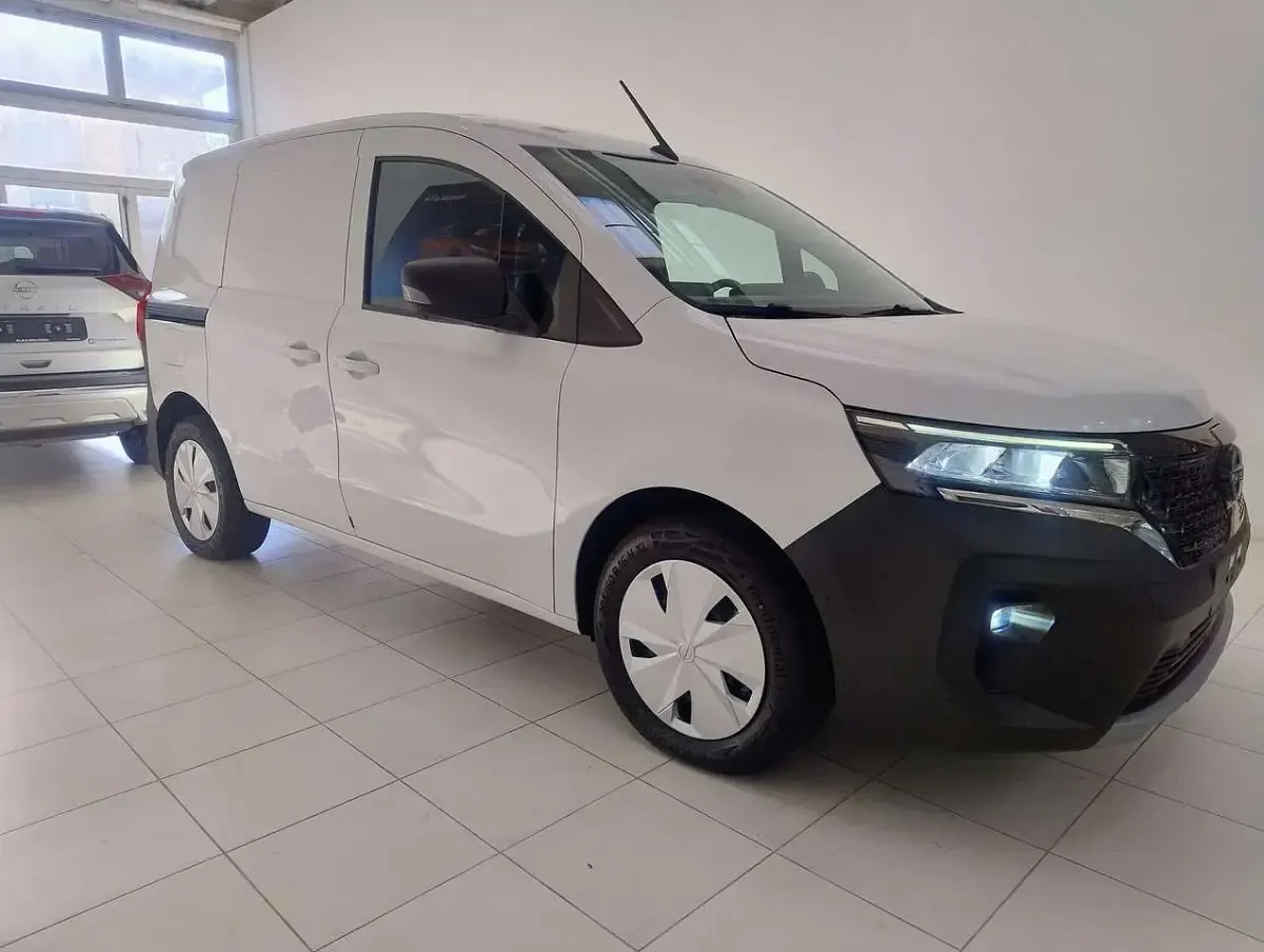 Usata Renault Kangoo 89 kW (122 CV) 2023 Bianco Monovolume