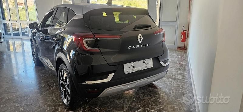 Usata Renault Captur Techno 91 CV (66 kW) 2024 Nero SUV