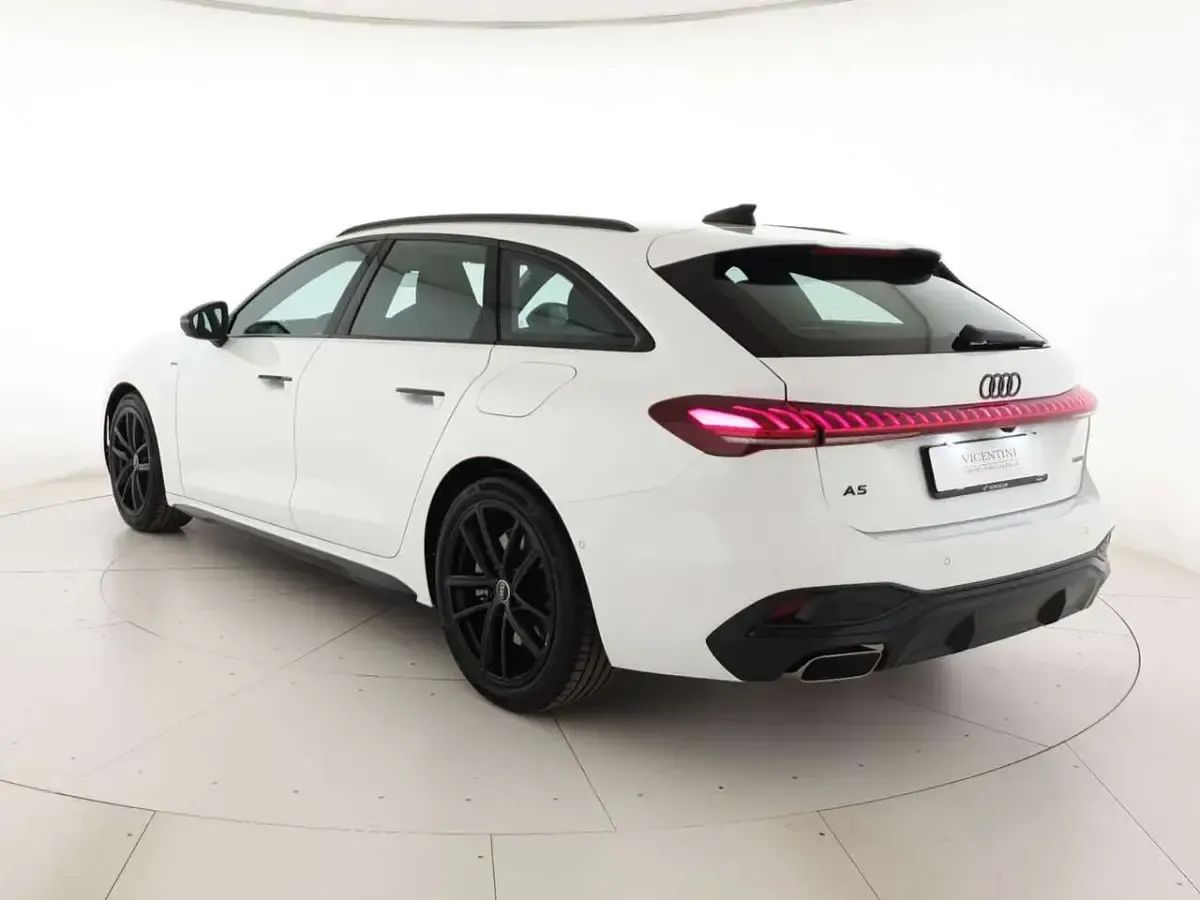 Nuova Audi A5 S-Line 299 CV (219 kW) 2026 Bianco arkona Station wagon