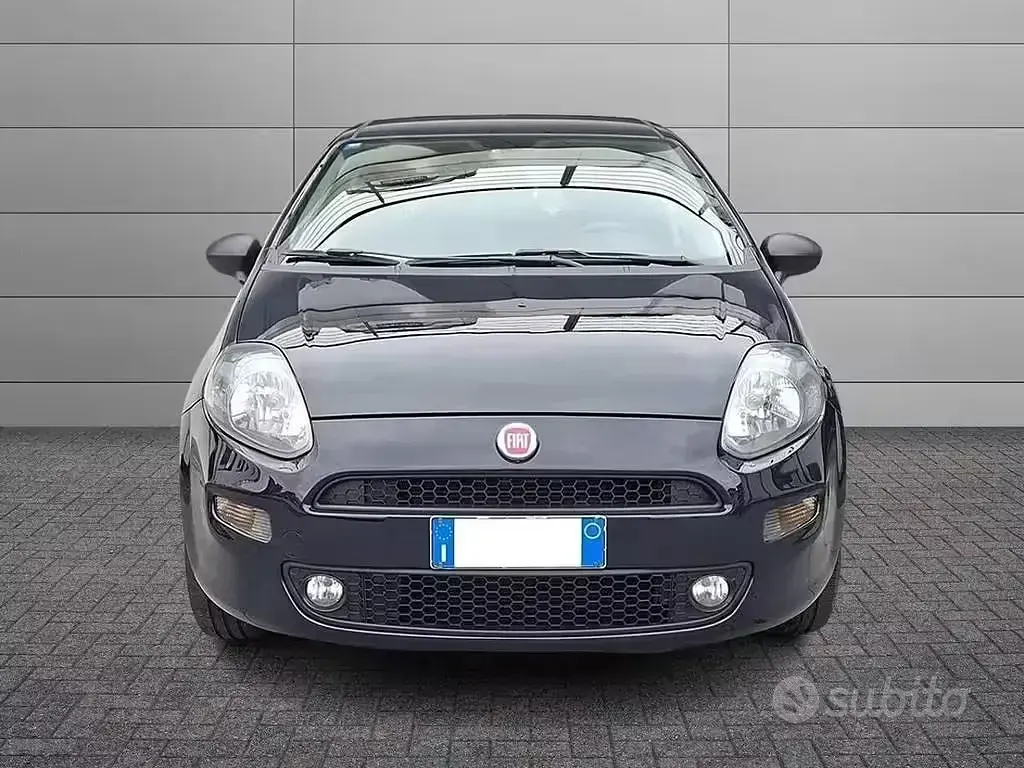 Usata Fiat Punto Lounge 69 CV (50 kW) 2015 Blu Utilitaria