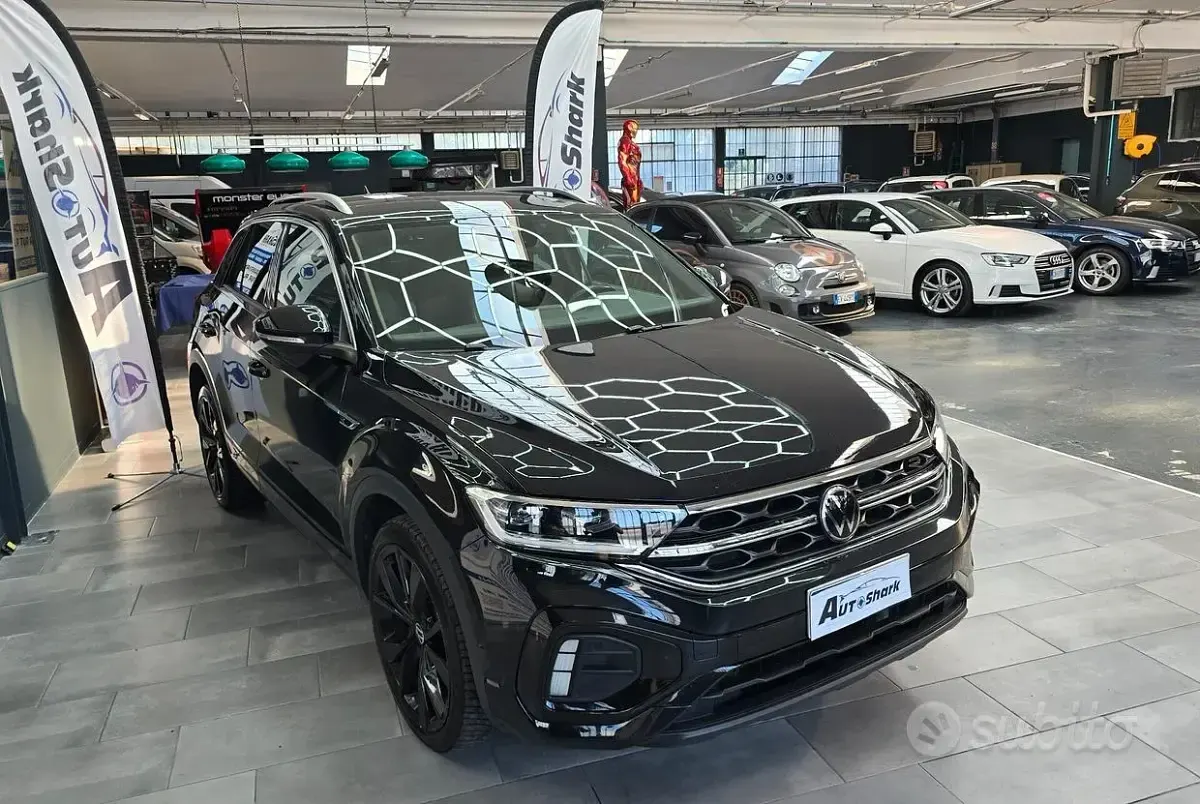 Usata VW T-Roc R-line 150 CV (110 kW) 2022 Nero SUV