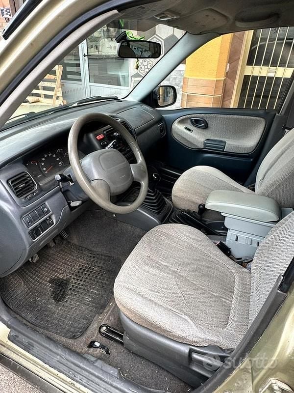 Usata Suzuki Vitara 87 CV (63 kW) 2000 SUV