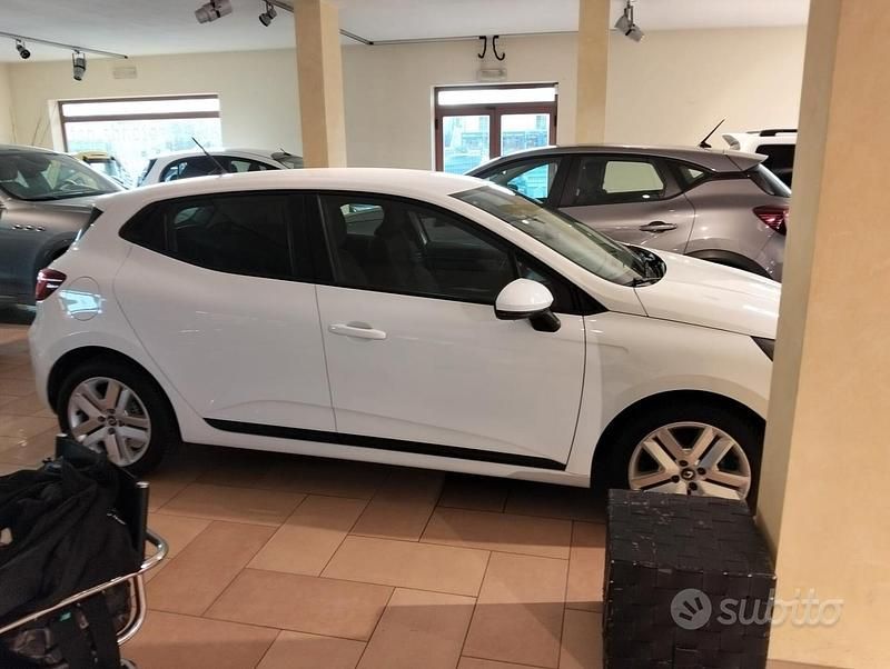 Usata Renault Clio V Business 91 CV (66 kW) 2021 Bianco Berlina