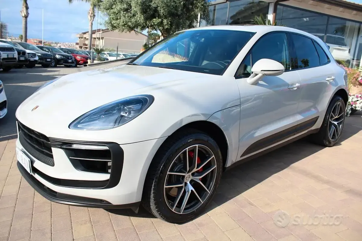 Usata Porsche Macan 381 CV (280 kW) 2022 Grigio gesso SUV