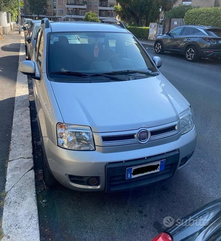 Grigio Usata 2010 Fiat Panda Tre volumi | 3500 € (Buon prezzo) - Immagine 1/4