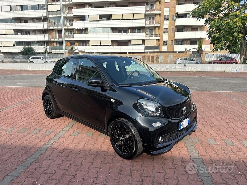 Usata Smart ForFour Superpassion 71 CV (52 kW) 2019 Nero Utilitaria