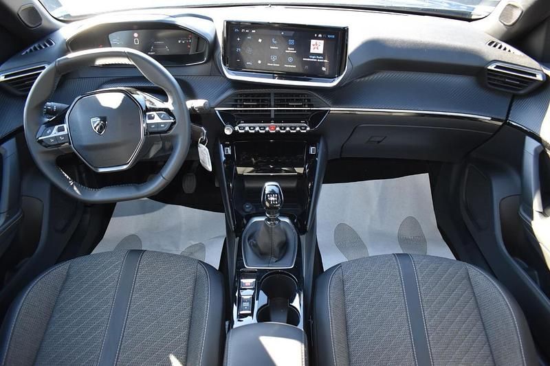 Usata Peugeot 2008 Allure 101 CV (74 kW) 2025 Blu SUV