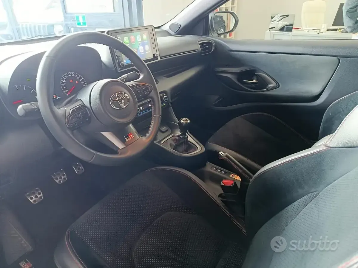 Usata Toyota Yaris 261 CV (191 kW) 2021 Bianco Utilitaria
