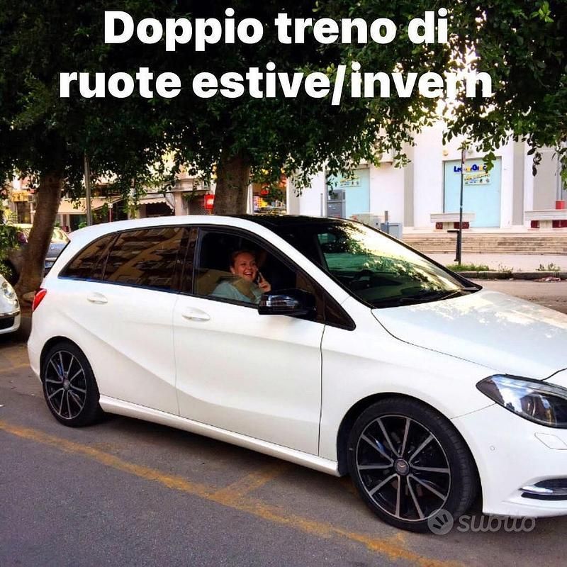 Usata Mercedes B220 2014 Bianco Monovolume