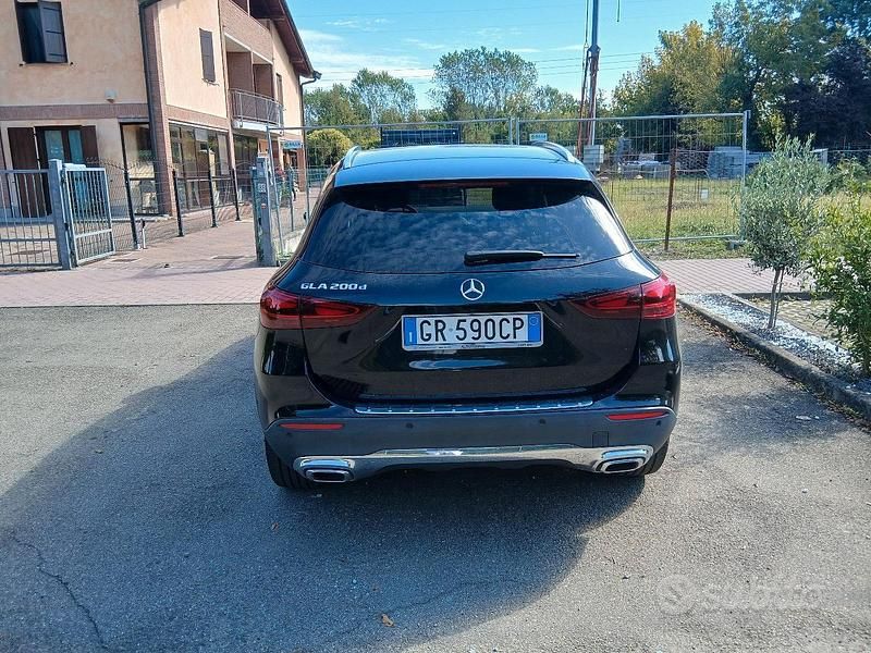 Usata Mercedes GLA200 150 CV (110 kW) 2023 Nero SUV