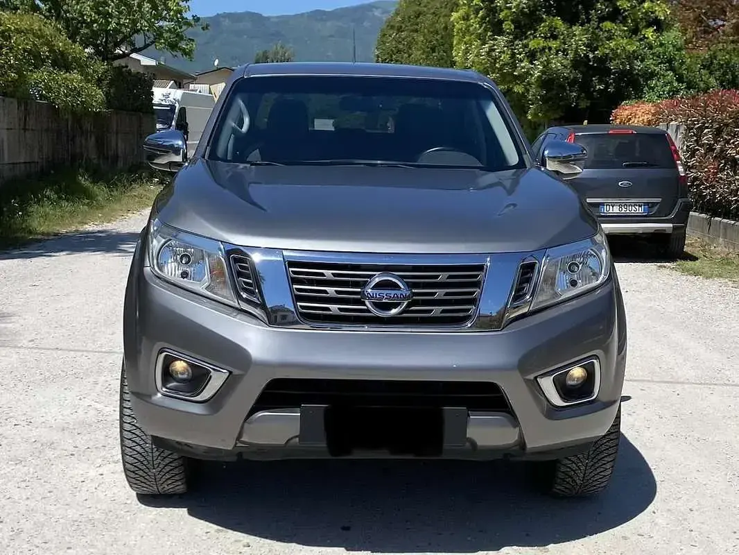 Second-hand Nissan Navara N-Connecta 190 CP (139 kW) 2017 Gri Pickup