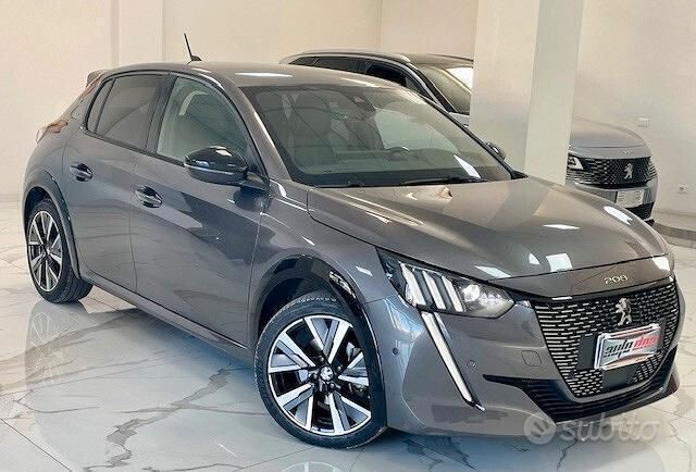 Grigio Usata 2022 Peugeot 208 GT Due volumi | 19.990 € (Molto cara) - Immagine 1/4