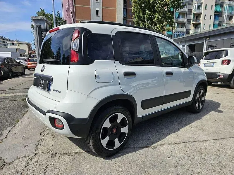 Usata Fiat Panda Cross Cross 70 CV (51 kW) 2024 Bianco Utilitaria