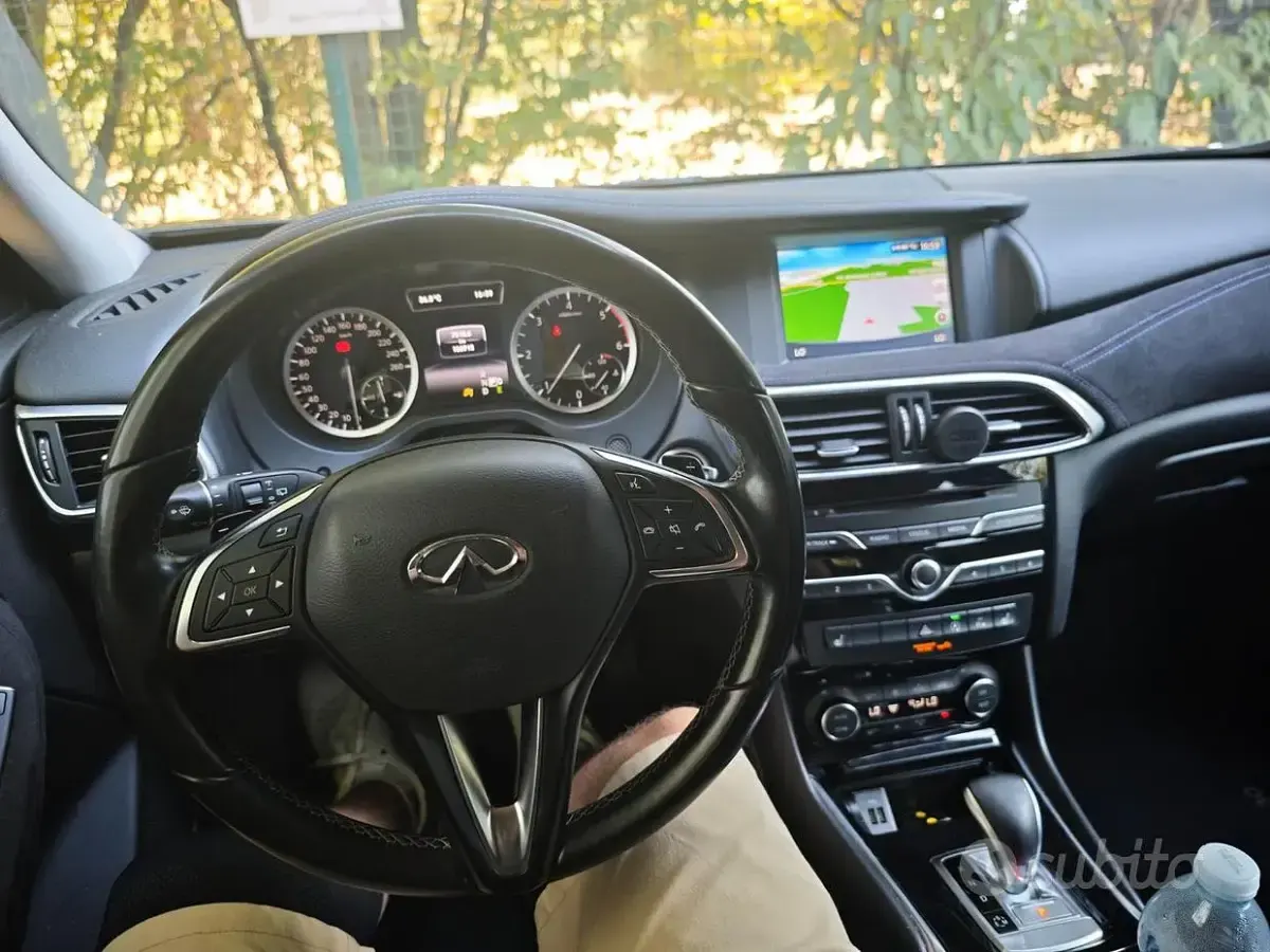 Usata Infiniti Q30 109 CV (80 kW) 2017 Nero SUV