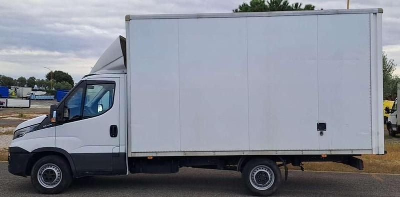 Usata Iveco 35.12 120 CV (88 kW) 2020 Bianco Furgone