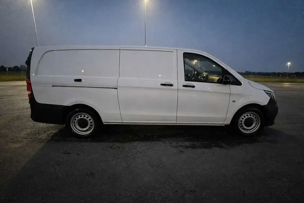Usata Mercedes e-Vito 89 kW (122 CV) 2022 Bianco Furgone
