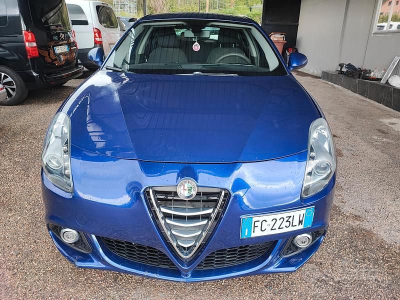 Usata Alfa Romeo Giulietta Distinctive 120 CV (88 kW) 2016 Blu Utilitaria