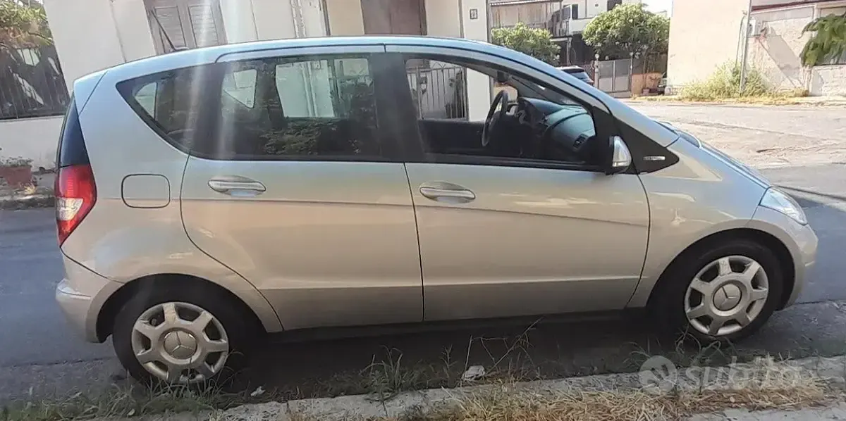Usata Mercedes A160 82 CV (60 kW) 2011 Grigio Utilitaria