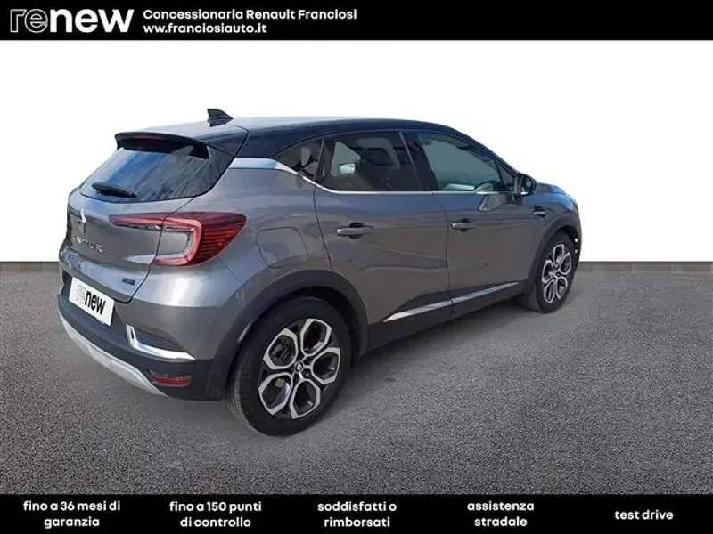 Usata Renault Captur Techno 145 CV (106 kW) 2023 Grigio scuro SUV