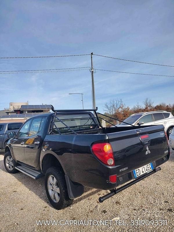 Usata Mitsubishi L200 Invite+ 136 CV (100 kW) 2010 Nero Pick-up