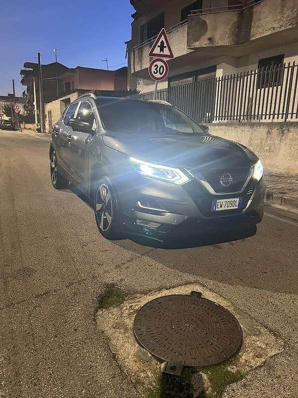 Usata Nissan Qashqai Acenta Premium 131 CV (96 kW) 2014 SUV