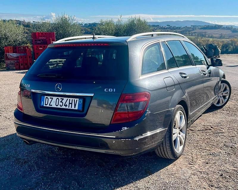 Grigio Usata 2009 Mercedes C220 Station wagon | 2800 € (Buon prezzo) - Immagine 1/4