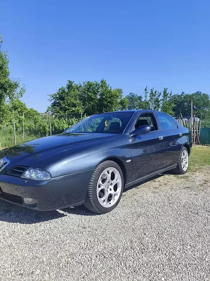Usata Alfa Romeo 166 155 CV (114 kW) 1999 Grigio Berlina