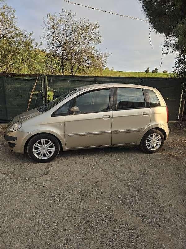 Usata Lancia Musa 69 CV (50 kW) 2005 Monovolume