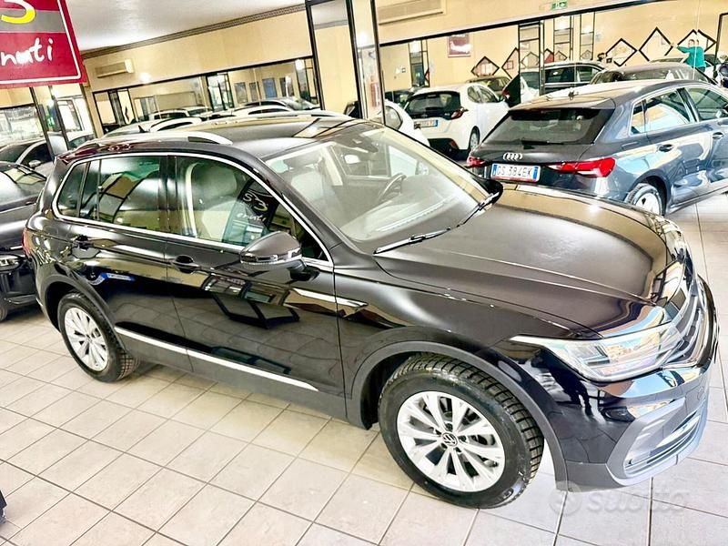 Usata VW Tiguan Life 150 CV (110 kW) 2021 Nero SUV