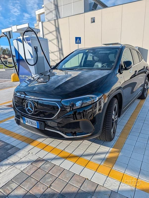 Usata Mercedes EQA350 214 kW (292 CV) 2022 Nero SUV