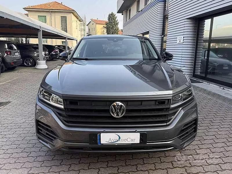 Usata VW Touareg Style 231 CV (169 kW) 2019 Grigio / metallizzato SUV