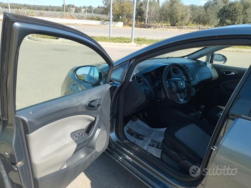 Usata Seat Ibiza Style 75 CV (55 kW) 2014 Grigio Berlina