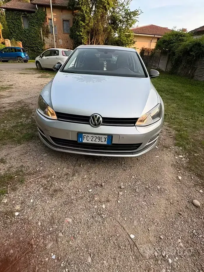 Second-hand VW Golf VII 110 CP (80 kW) 2016 Gri Berlinǎ