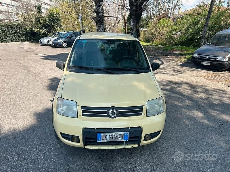 Usata Fiat Panda Climbing 59 CV (43 kW) 2008 Giallo Utilitaria