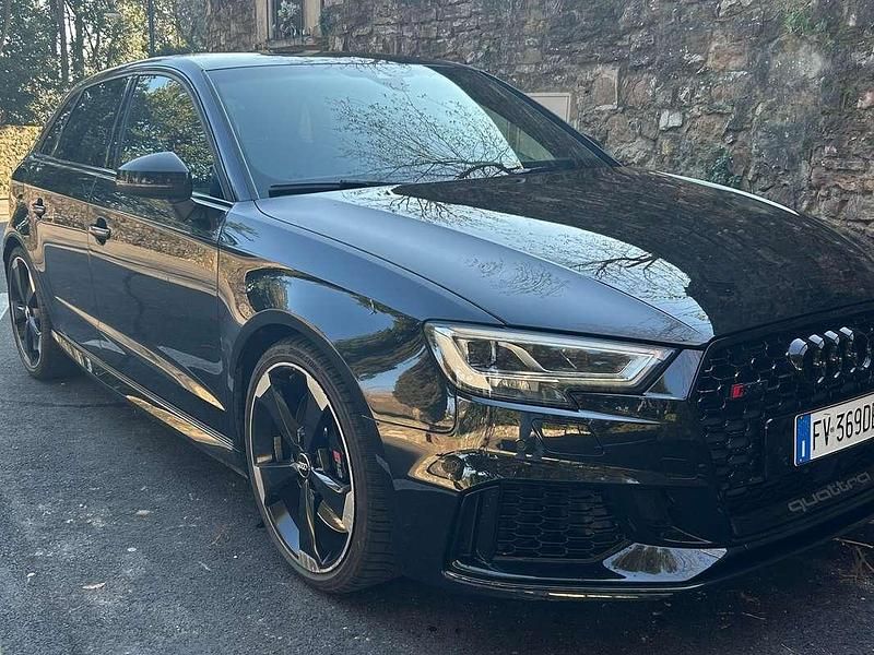 Usata 2019 Audi RS3 Ambiente Tre volumi | 34.000 € (Super prezzo) - Immagine 1/4