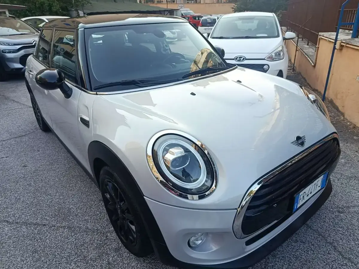 Usata Mini Cooper D Business 116 CV (85 kW) 2018 Bianco Utilitaria