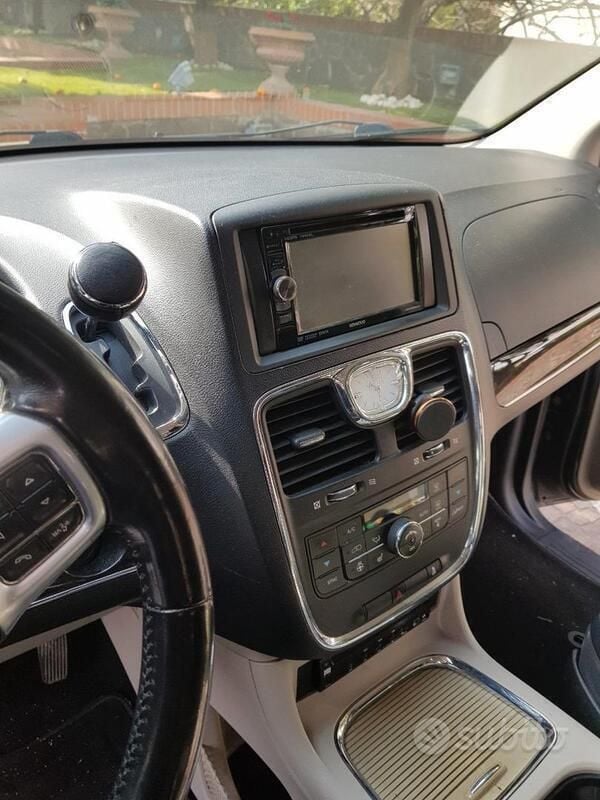 Usata Lancia Voyager 163 CV (119 kW) 2011 Nero Monovolume