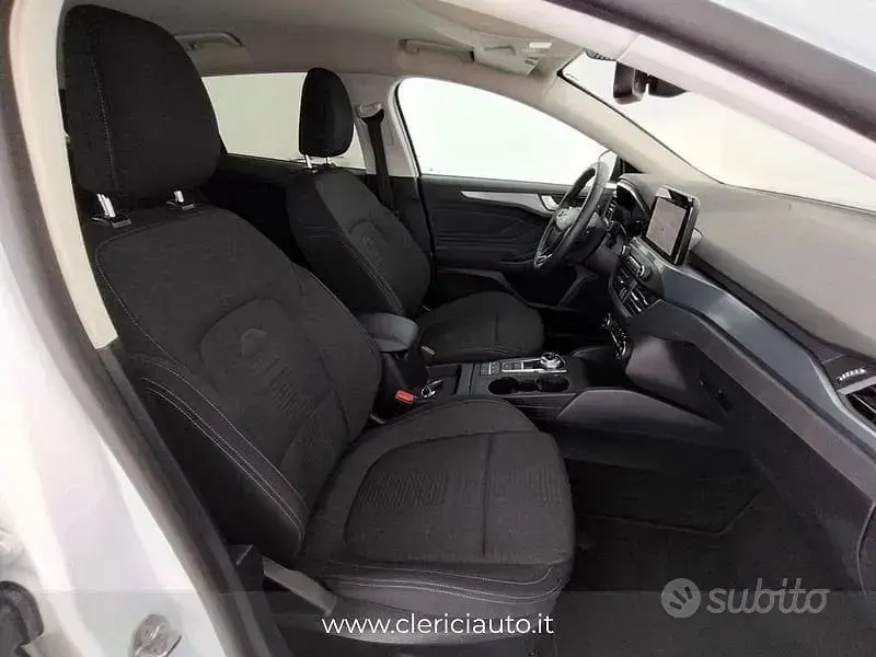 Usata Ford Focus Active 125 CV (91 kW) 2019 Bianco Station wagon