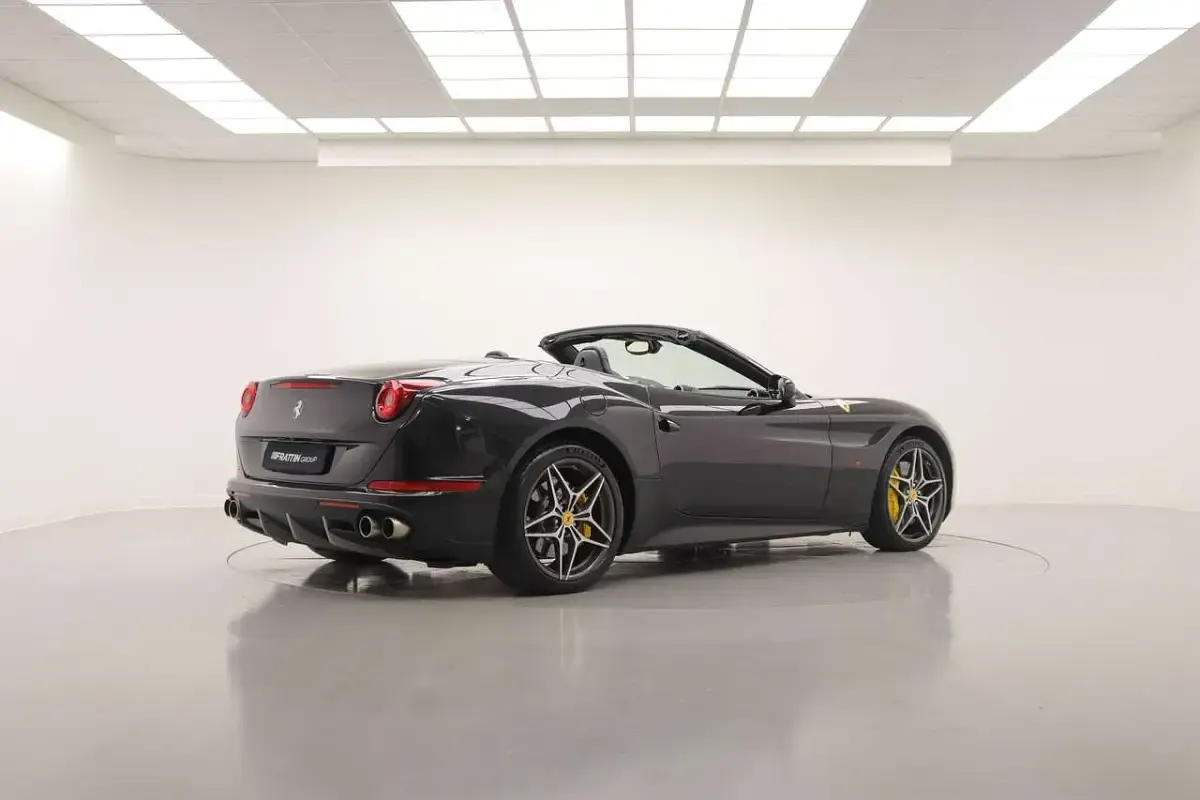Usata Ferrari California 560 CV (411 kW) 2015 Nero daytona Cabrio