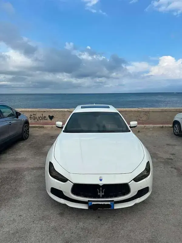 Usata Maserati Ghibli 275 CV (202 kW) 2014 Bianco Berlina