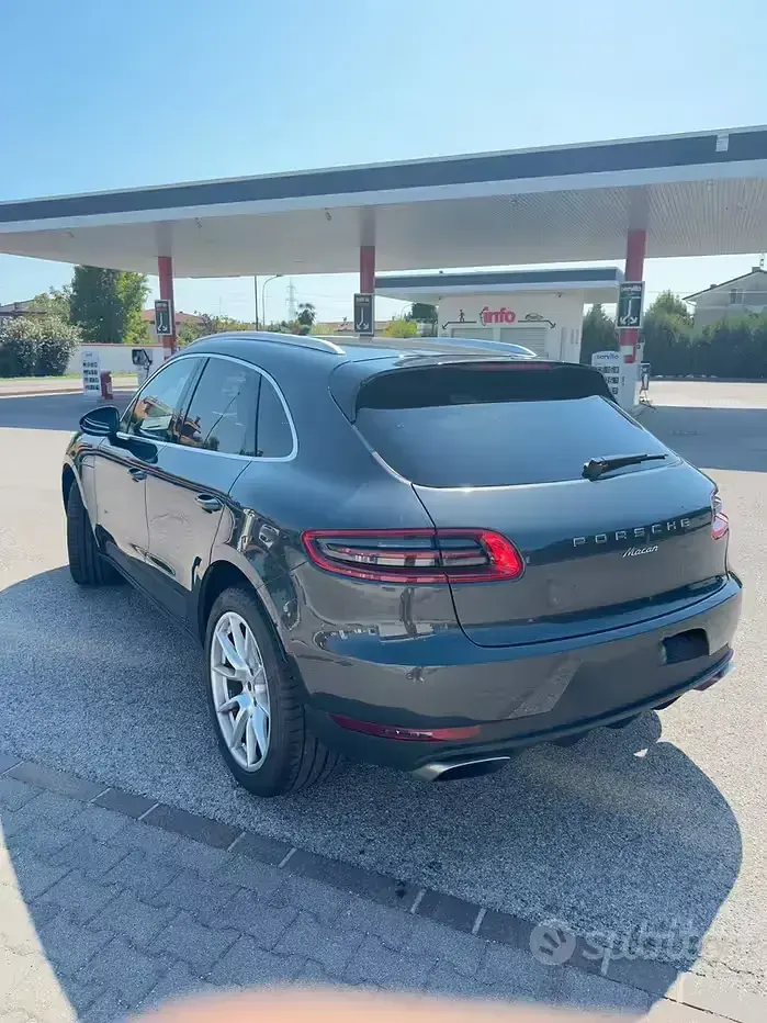 Usata Porsche Macan 245 CV (180 kW) 2018 Grigio SUV