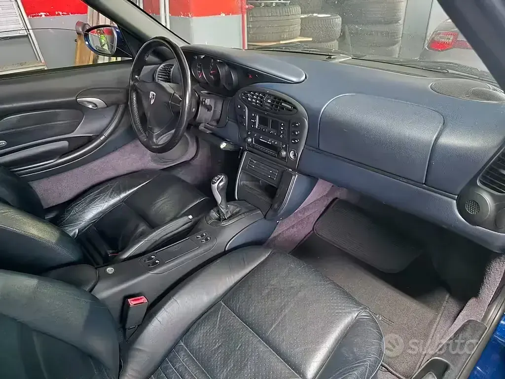 Usata Porsche Boxster 220 CV (161 kW) 2001 Blu Cabrio