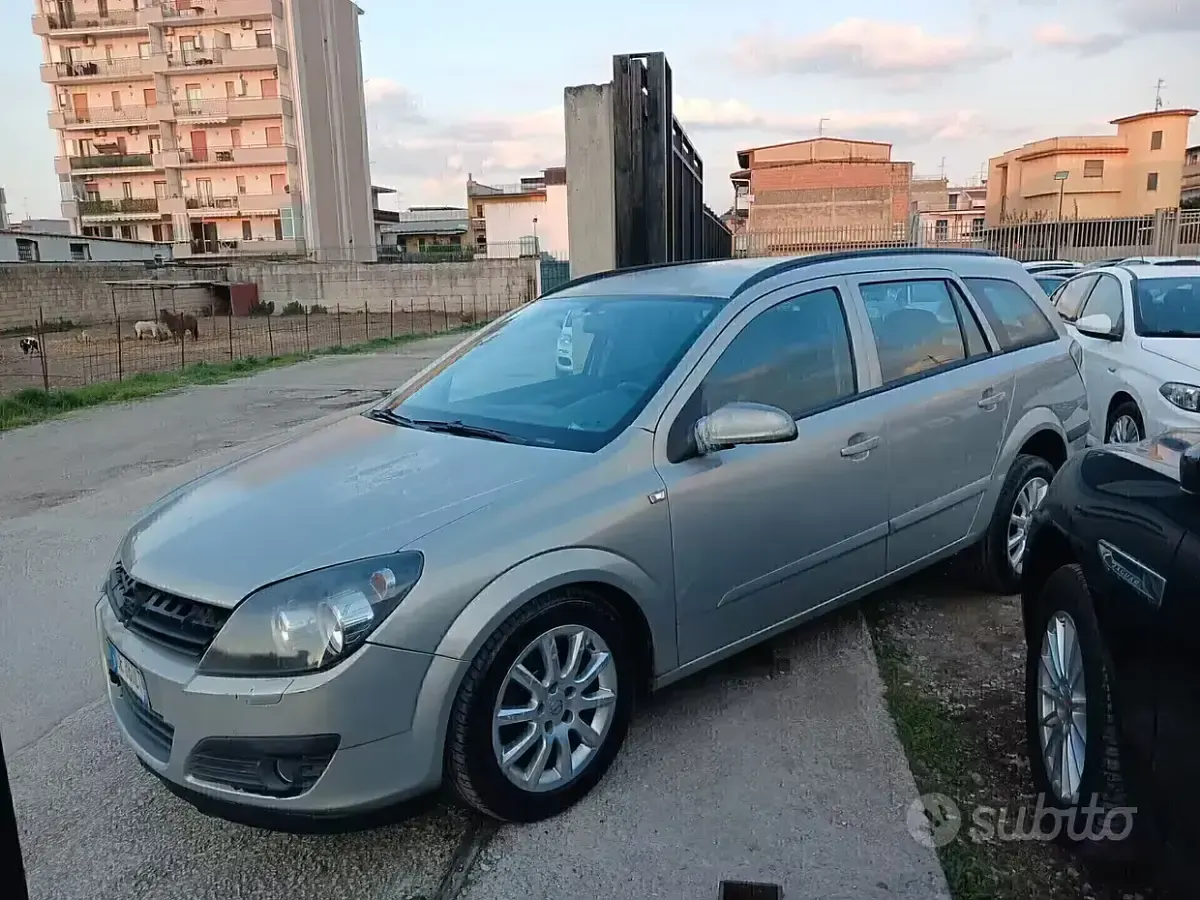Usata Opel Astra Club 90 CV (66 kW) 2007 Grigio Station wagon
