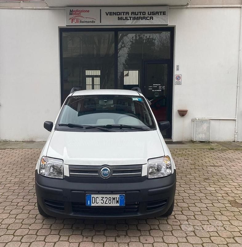Usata Fiat Panda 69 CV (50 kW) 2006 Bianco Utilitaria
