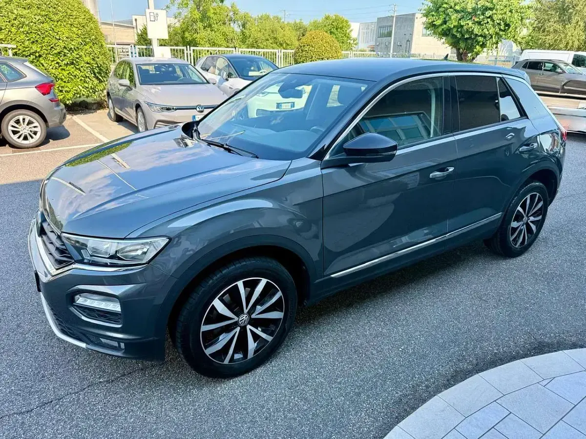 Usata VW T-Roc Style 116 CV (85 kW) 2019 Grigio SUV
