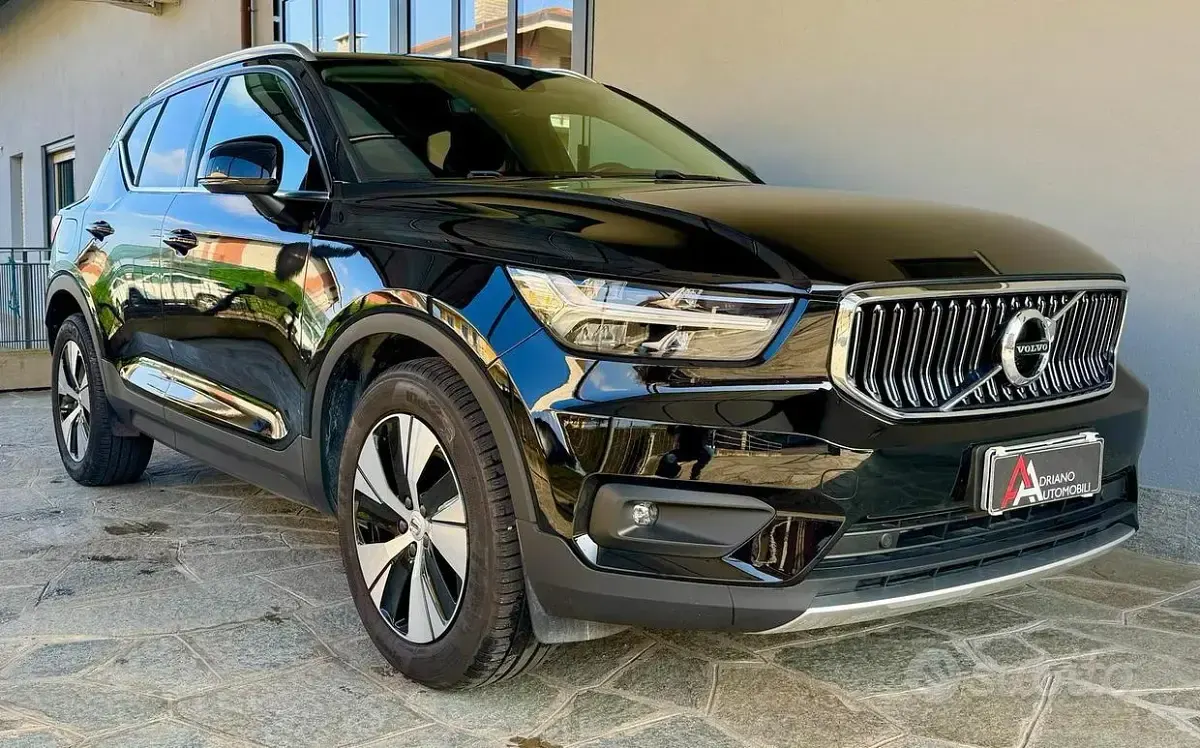 Usata Volvo XC40 129 CV (94 kW) 2021 Nero SUV