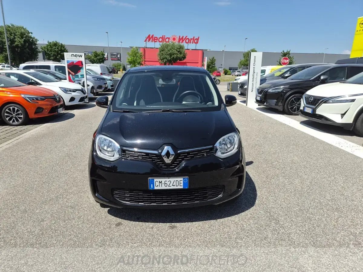 Usata Renault Twingo Techno 30 kW (42 CV) 2023 Nero Utilitaria