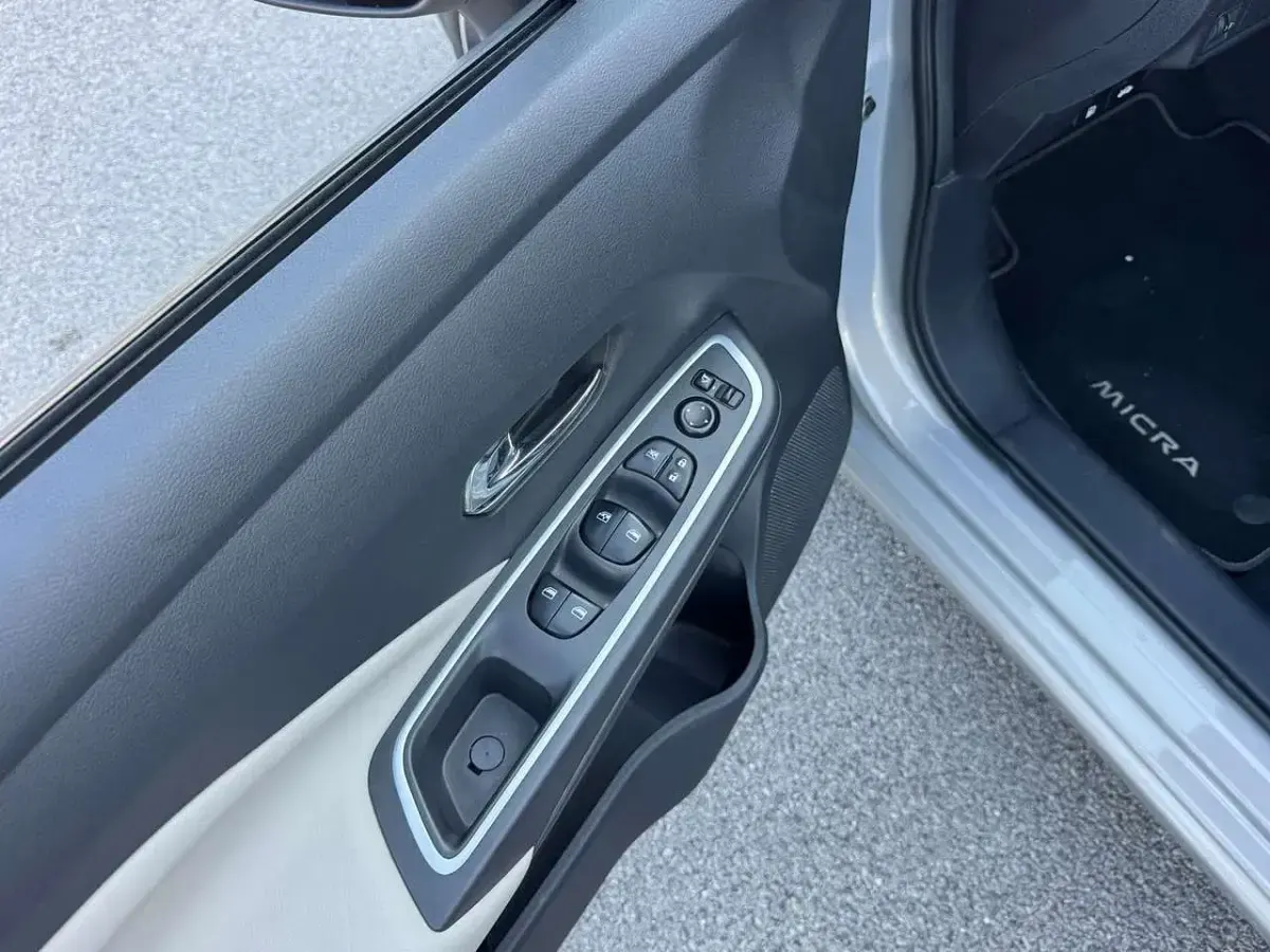 Usata Nissan Micra 90 CV (66 kW) 2021 Argento Utilitaria